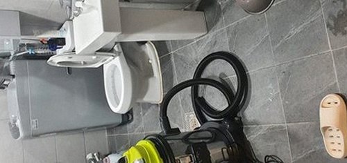 청암동 하수구막힘 배수 상태와 주변 오염 여부를 확인하는 점검 과정